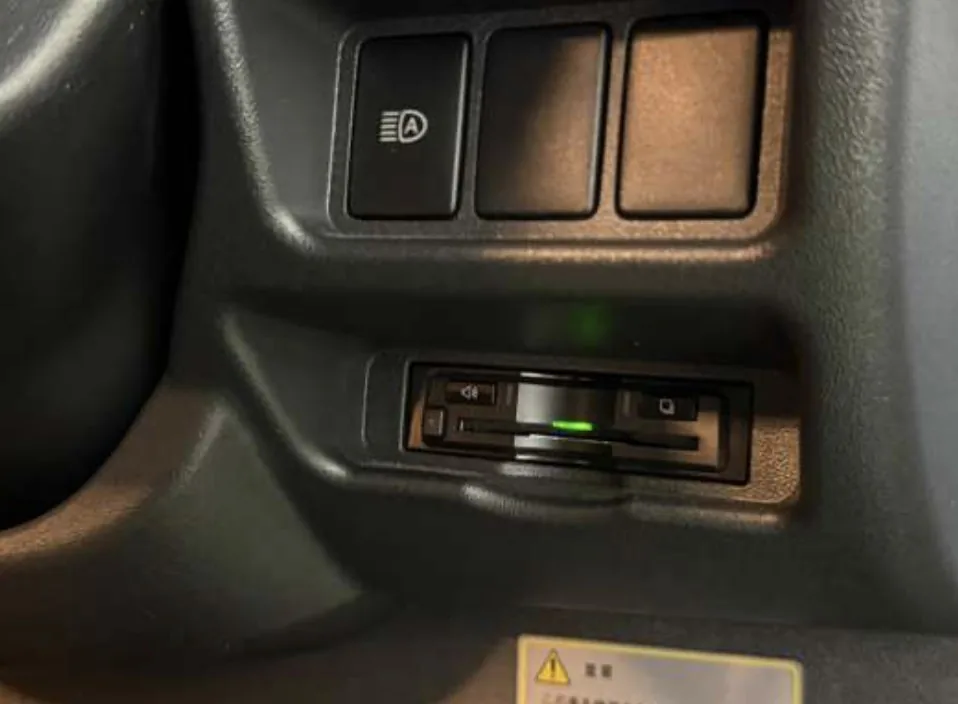 ETC車載器を装備。